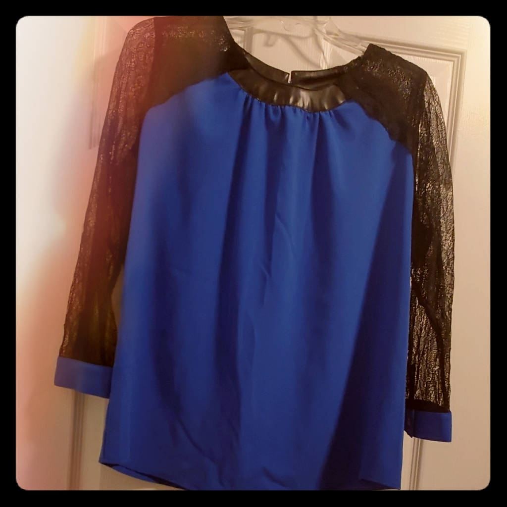 Gibson&Latimer Vegan/Faux Leather & Lace Blue Top